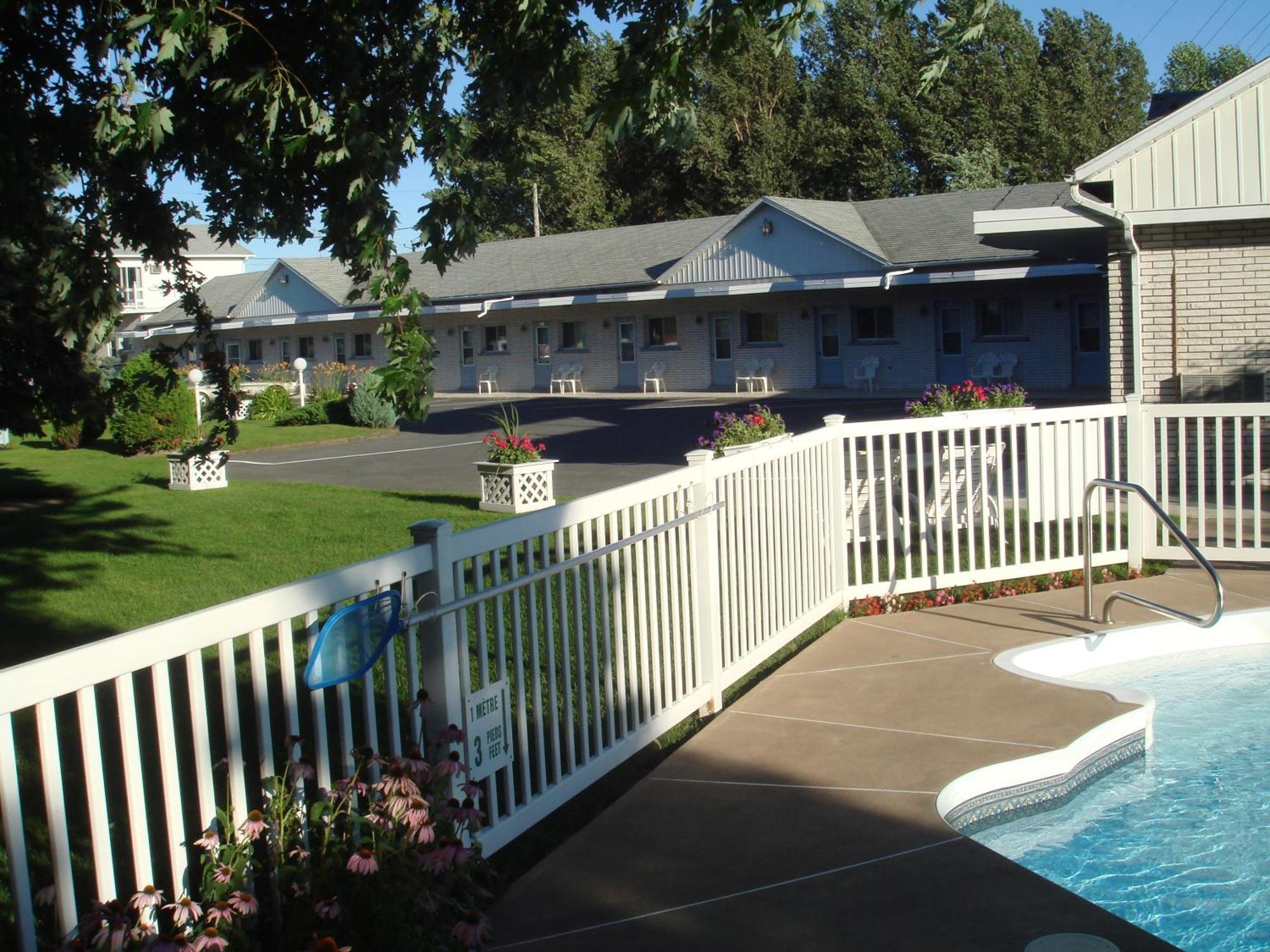 Motel Belle Riviere Saint-Jean-sur-Richelieu Exterior foto