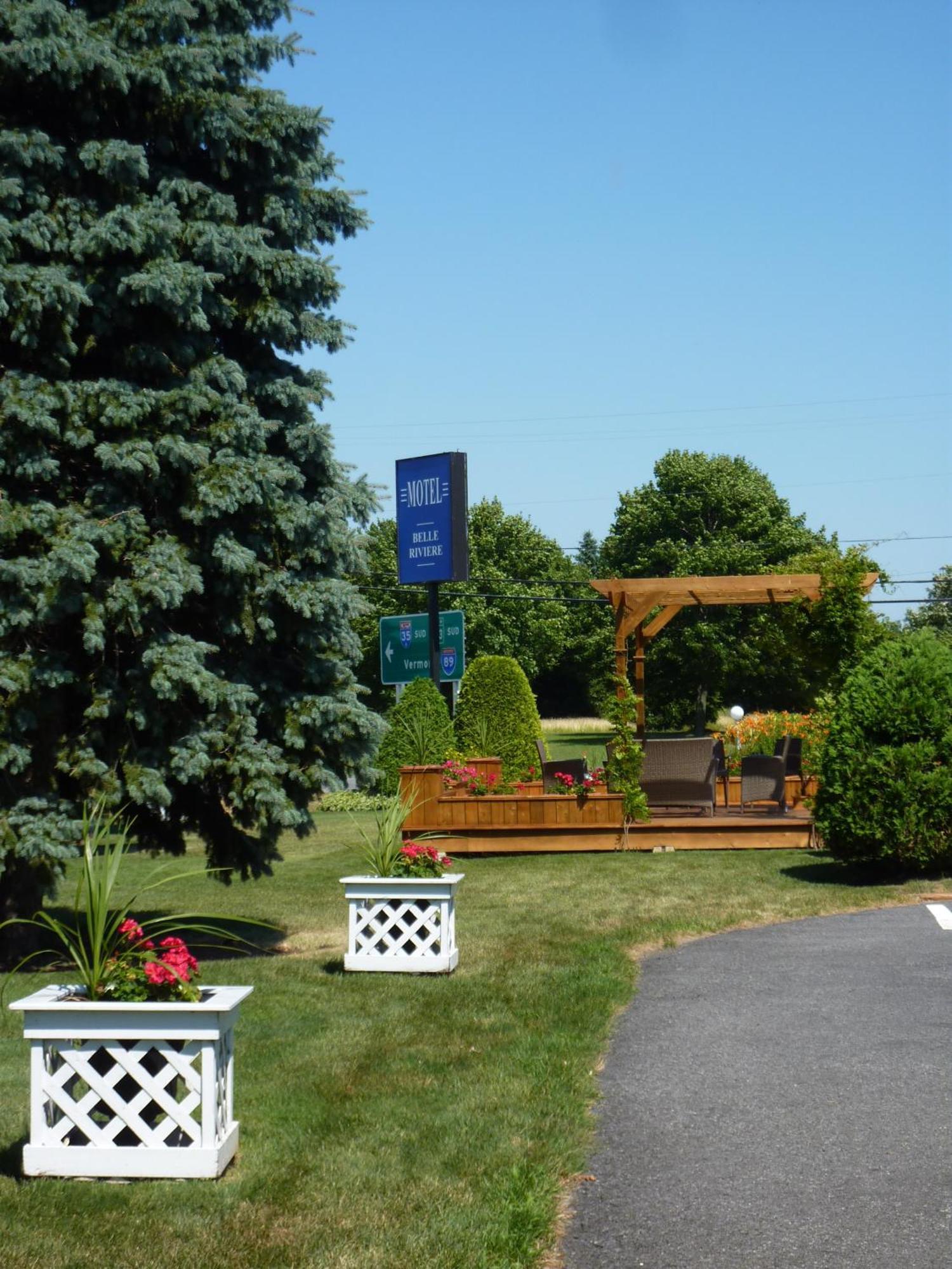 Motel Belle Riviere Saint-Jean-sur-Richelieu Exterior foto