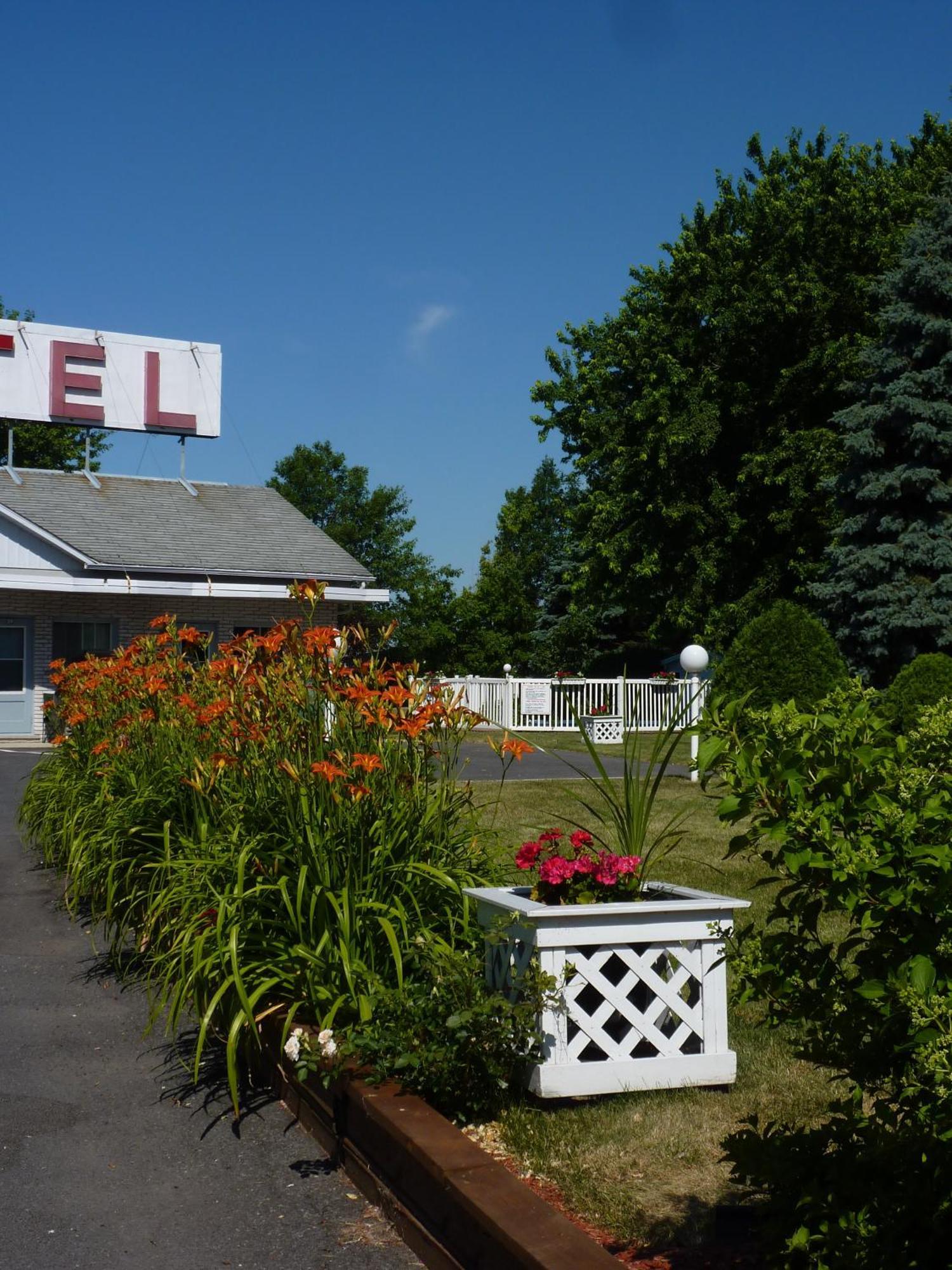 Motel Belle Riviere Saint-Jean-sur-Richelieu Exterior foto