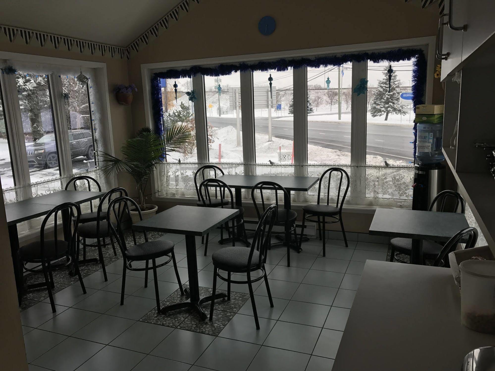 Motel Belle Riviere Saint-Jean-sur-Richelieu Exterior foto